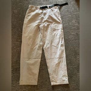 Mens Levi’s khaki pants with belt.